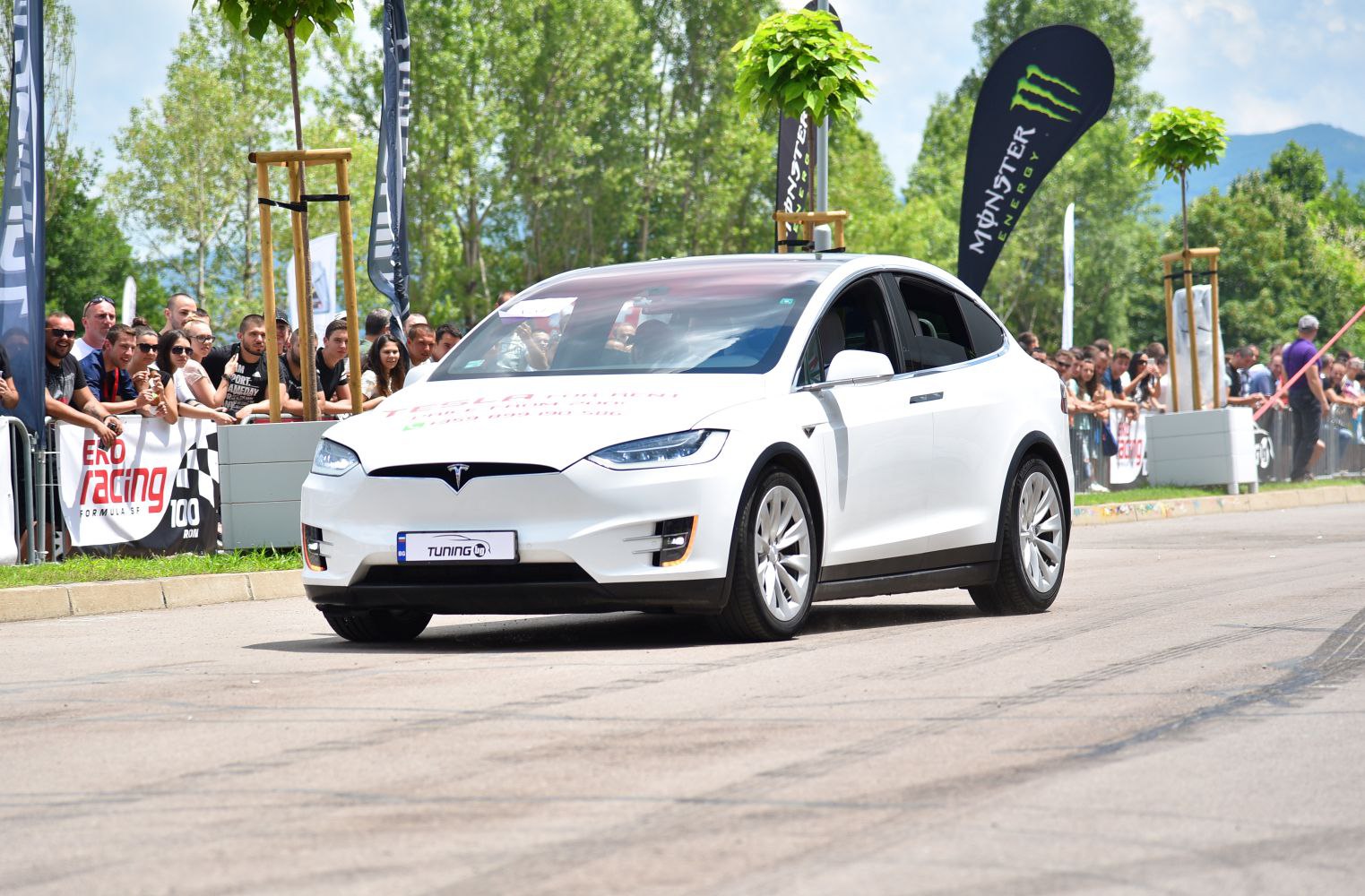 https://totalrenting.es/wp-content/uploads/2022/10/tesla-model-x-2016-75d-333-cv-awd-suv.png