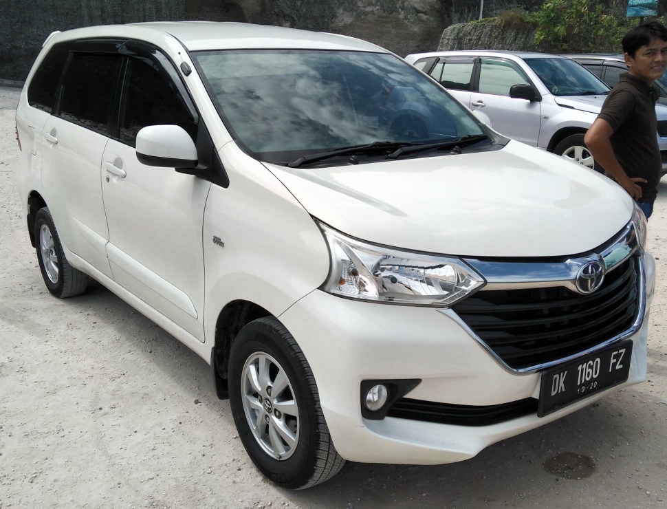 https://totalrenting.es/wp-content/uploads/2022/10/toyota-avanza-ii-facelift-2015-2015-1-3-97-cv-mpv.png