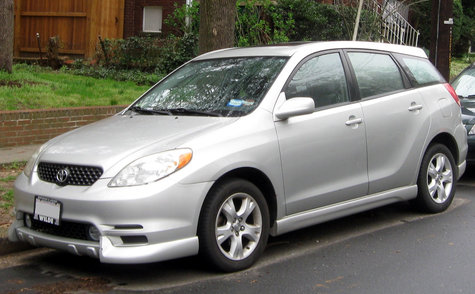 https://totalrenting.es/wp-content/uploads/2022/10/toyota-matrix-e130-2003-1-8i-16v-132-cv-hatchback.png