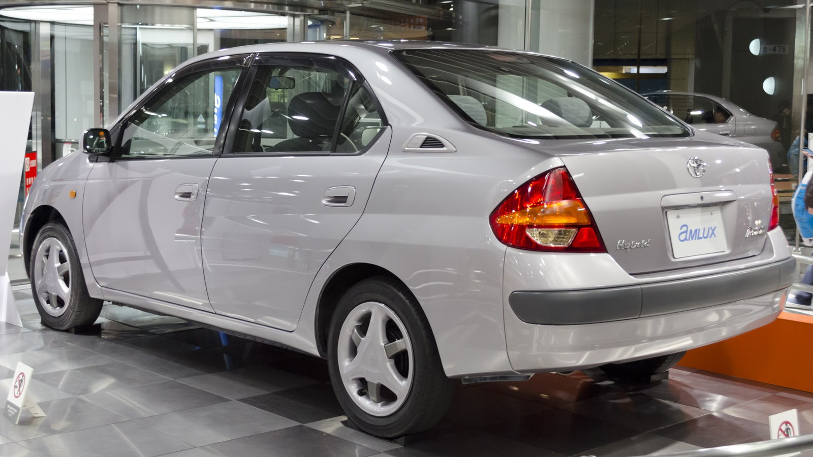 https://totalrenting.es/wp-content/uploads/2022/10/toyota-prius-i-nhw10-1997-1-5-16v-58-cv-berlina-1.png