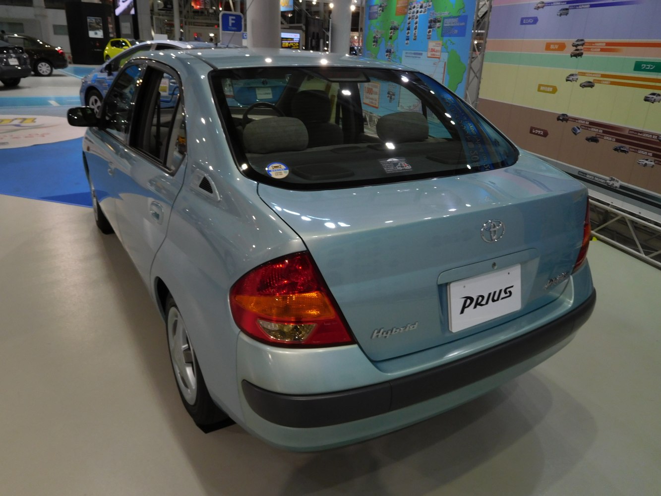 https://totalrenting.es/wp-content/uploads/2022/10/toyota-prius-i-nhw10-1997-1-5-16v-58-cv-berlina-3.png