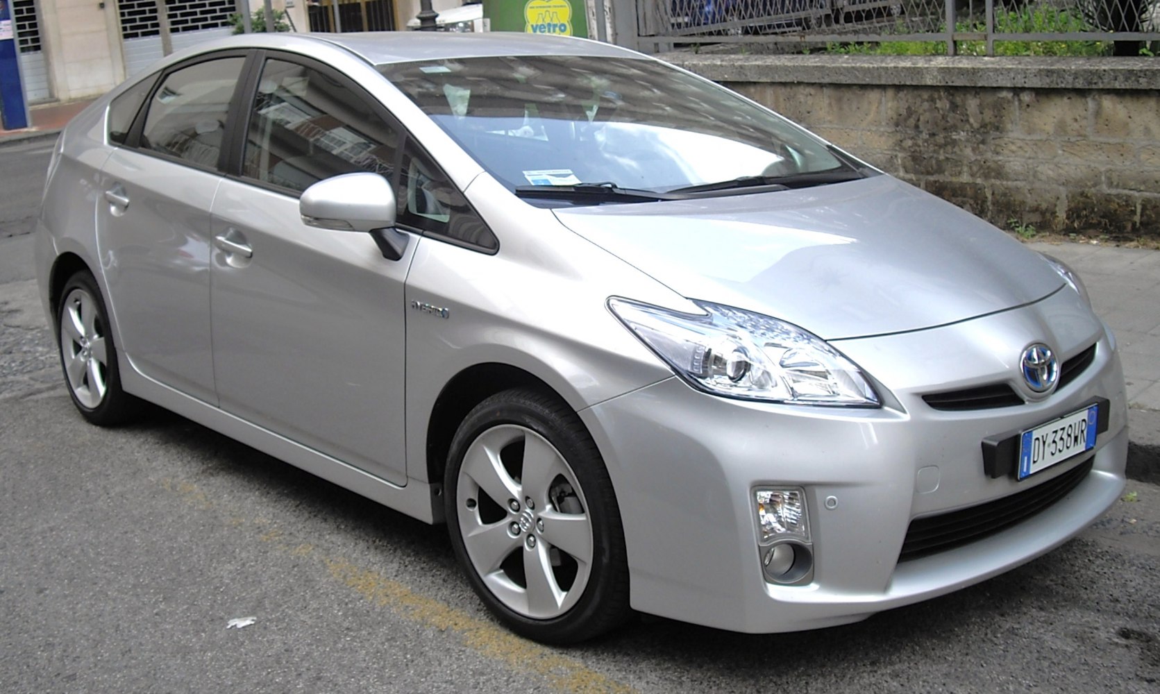 https://totalrenting.es/wp-content/uploads/2022/10/toyota-prius-iii-zvw30-2010-1-8-vvt-i-136-cv-hybrid-cvt-hatchback-2.png