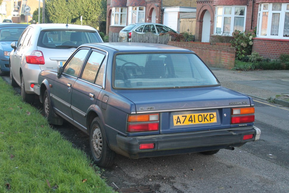 https://totalrenting.es/wp-content/uploads/2022/10/triumph-acclaim-1981-1-3-xd-70-cv-berlina-1.png