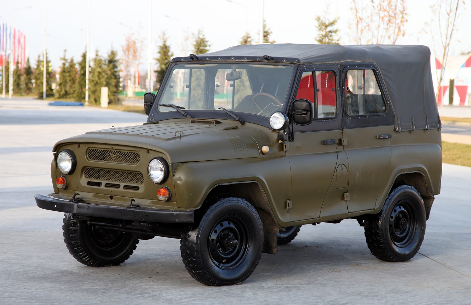https://totalrenting.es/wp-content/uploads/2022/10/uaz-469-1972-2-45-75-cv-todoterreno-1.png