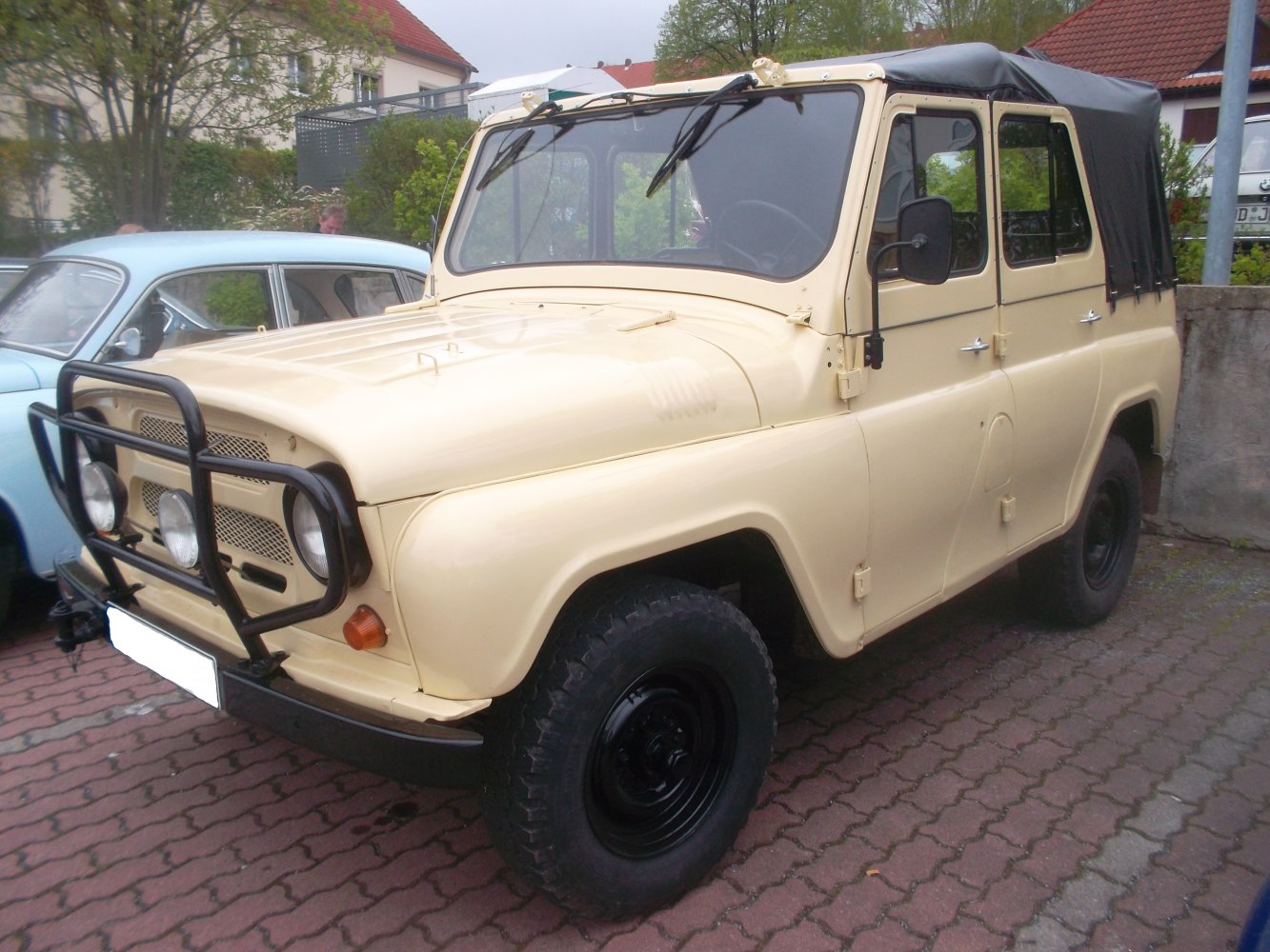 https://totalrenting.es/wp-content/uploads/2022/10/uaz-469b-1973-2-4-73-cv-4x4-todoterreno-1.png