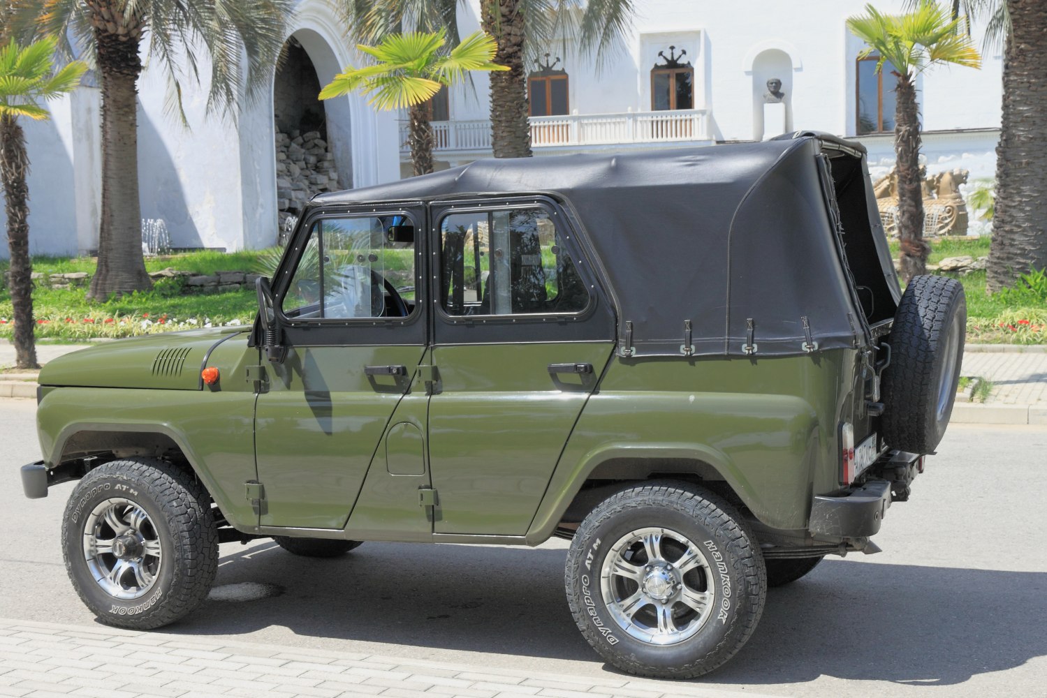 https://totalrenting.es/wp-content/uploads/2022/10/uaz-469b-1973-2-4-73-cv-4x4-todoterreno-2.png