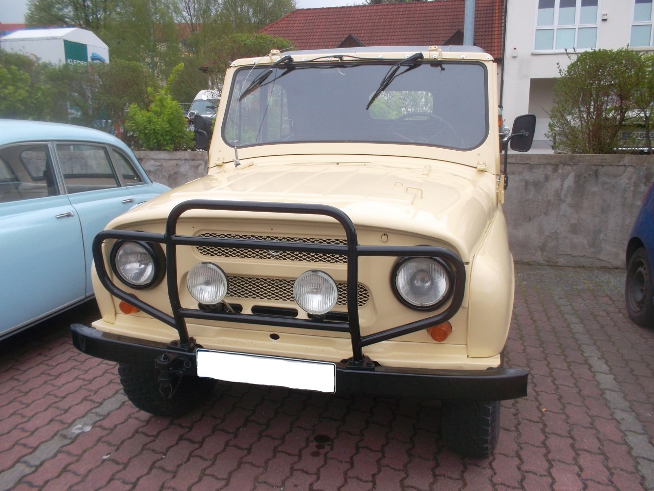 https://totalrenting.es/wp-content/uploads/2022/10/uaz-469b-1973-2-4-73-cv-4x4-todoterreno.png