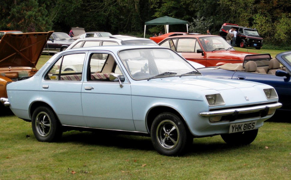 https://totalrenting.es/wp-content/uploads/2022/10/vauxhall-chevette-1975-1300-53-cv-berlina.png