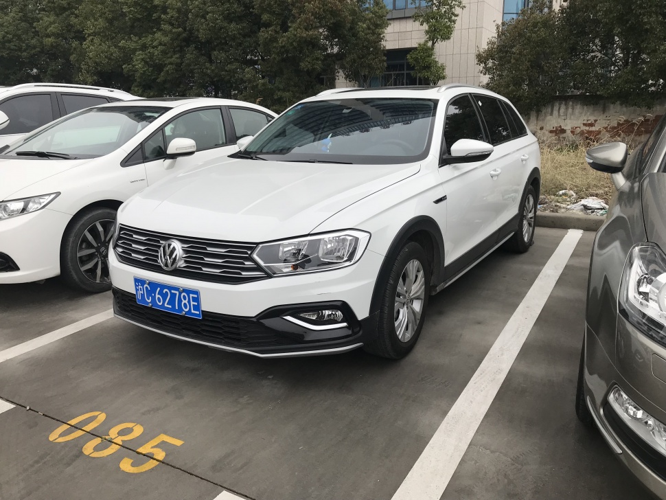 https://totalrenting.es/wp-content/uploads/2022/10/volkswagen-bora-iii-c-trek-china-2016-1-4-230tsi-131-cv-dsg-ranchera.png