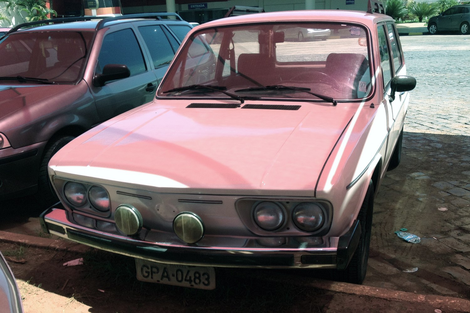 https://totalrenting.es/wp-content/uploads/2022/10/volkswagen-brasilia-3-door-1973-1-6-65-cv-hatchback.png