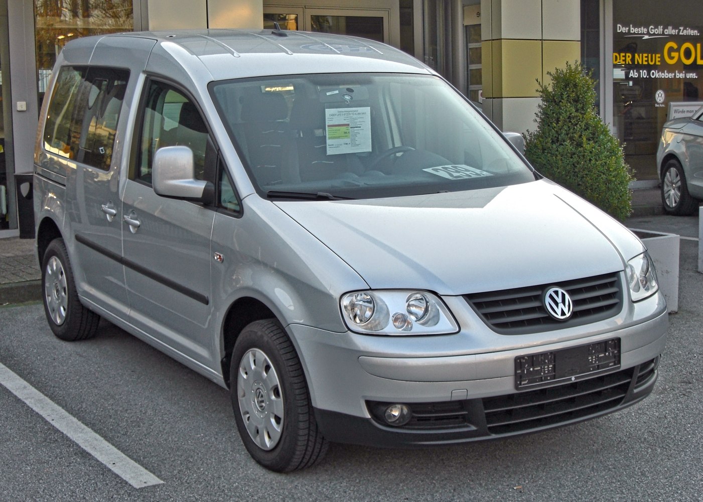 https://totalrenting.es/wp-content/uploads/2022/10/volkswagen-caddy-iii-2004-1-4-16v-75-cv-minivan.png