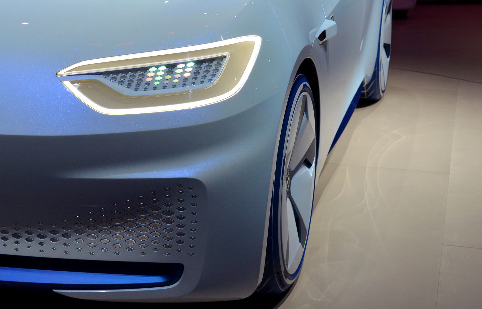 https://totalrenting.es/wp-content/uploads/2022/10/volkswagen-id-concept-2016-60-kwh-170-cv-hatchback-4.png