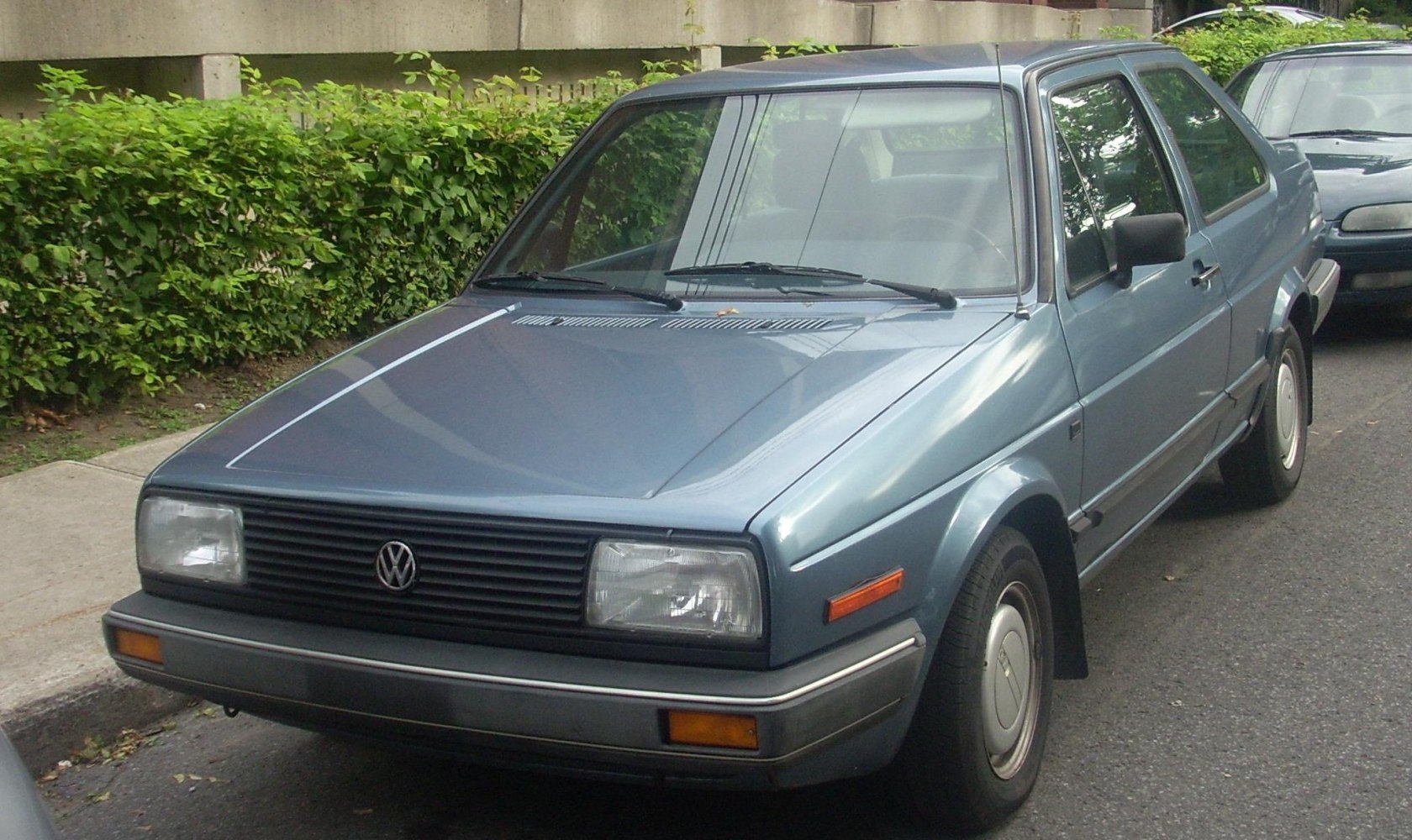 https://totalrenting.es/wp-content/uploads/2022/10/volkswagen-jetta-ii-2-doors-1984-1-3-55-cv-berlina.png