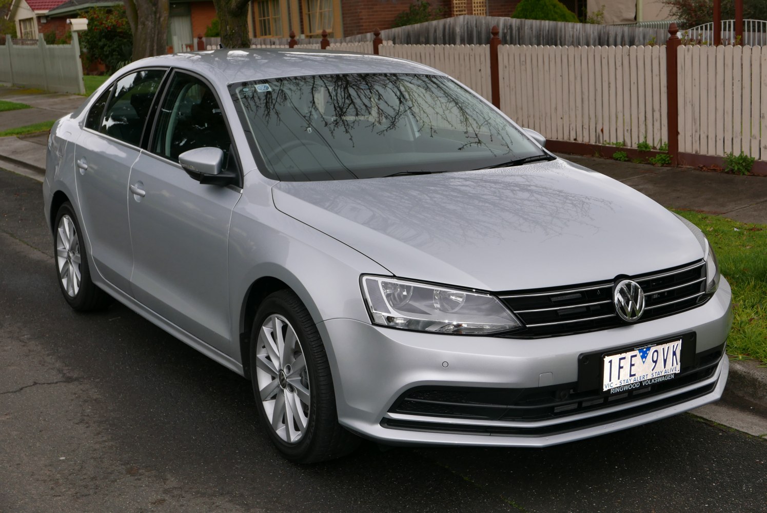 https://totalrenting.es/wp-content/uploads/2022/10/volkswagen-jetta-vi-facelift-2014-2014-1-4-tsi-125-cv-dsg-berlina.png