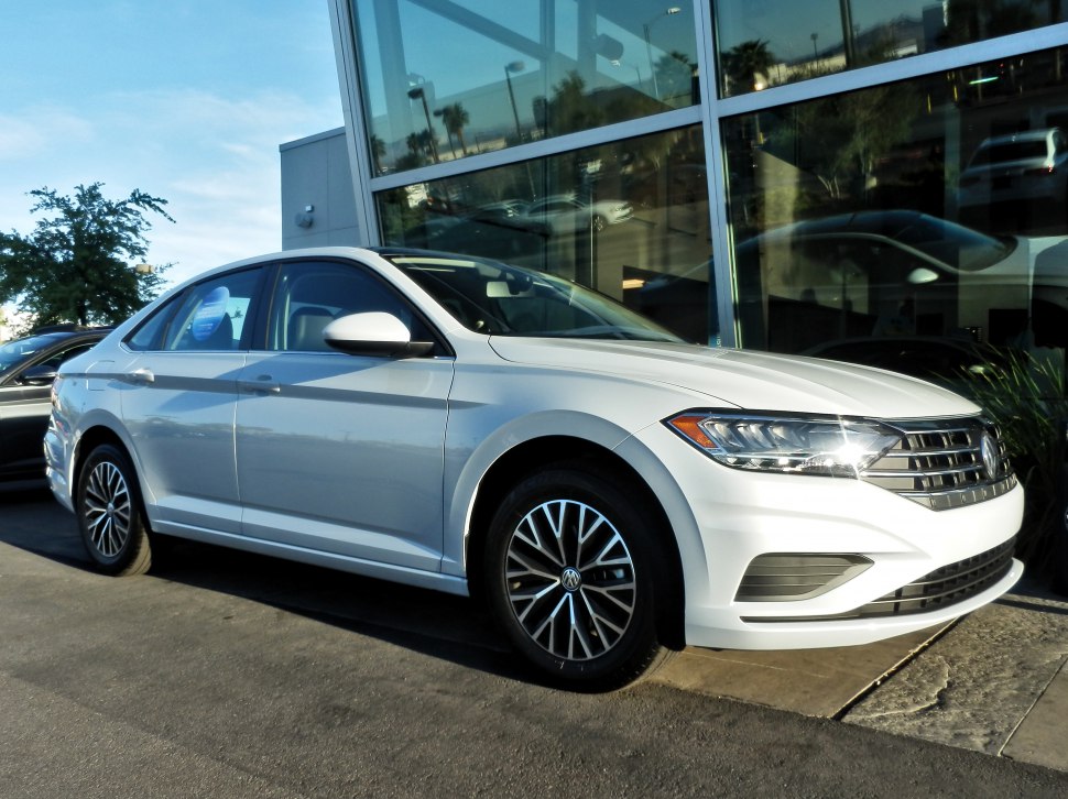 https://totalrenting.es/wp-content/uploads/2022/10/volkswagen-jetta-vii-2019-1-4-tsi-147-cv-berlina.png