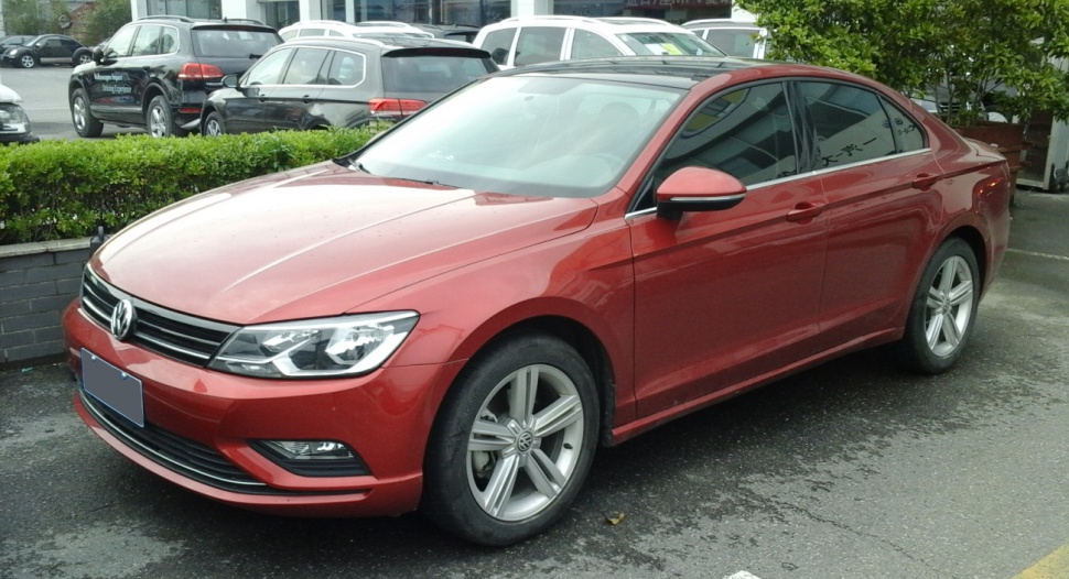 https://totalrenting.es/wp-content/uploads/2022/10/volkswagen-lamando-i-2015-230tsi-131-cv-berlina.png