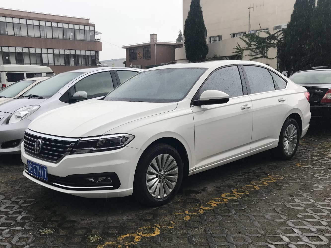 https://totalrenting.es/wp-content/uploads/2022/10/volkswagen-lavida-iii-2018-1-5i-116-cv-berlina.png