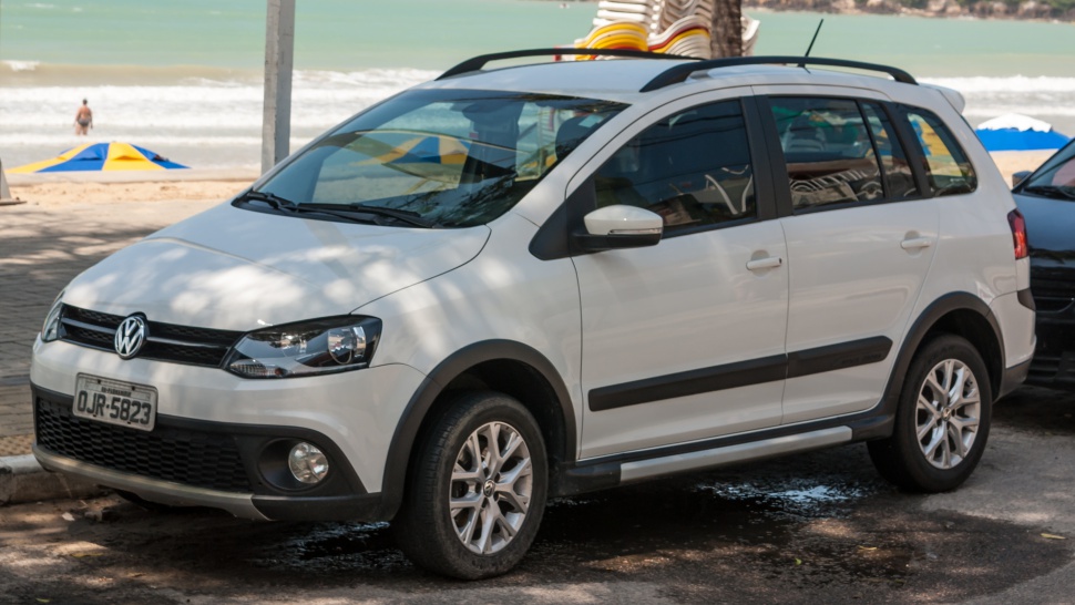 https://totalrenting.es/wp-content/uploads/2022/10/volkswagen-spacecross-facelift-2015-latin-america-2015-1-6-120-cv-ranchera-mpv.png