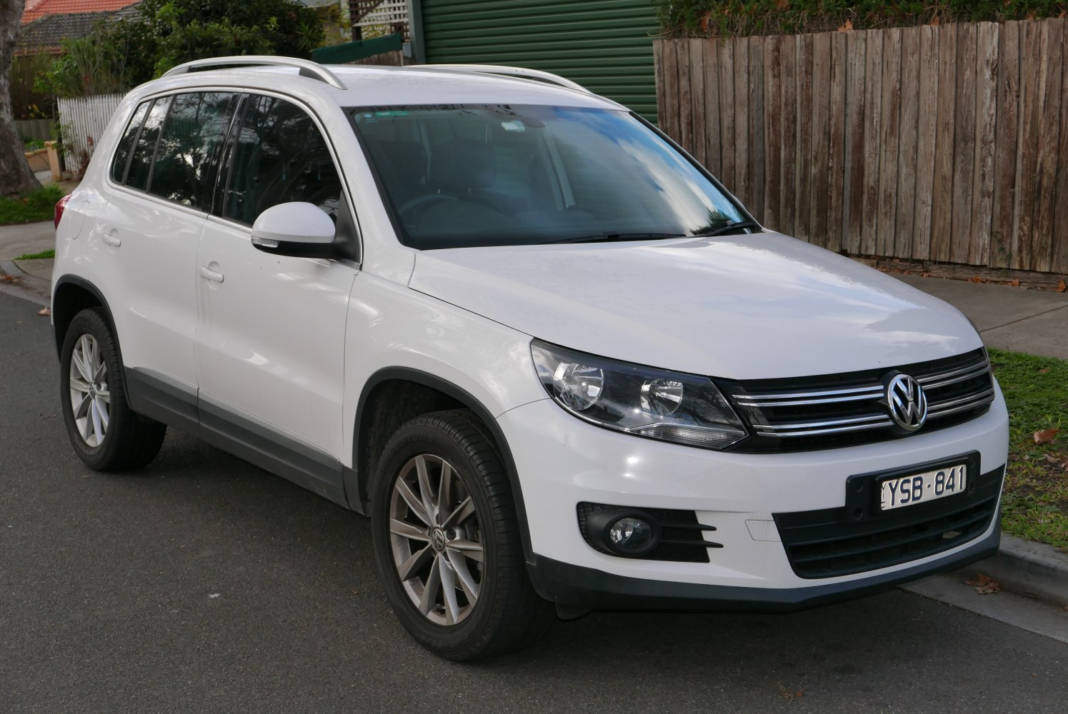 https://totalrenting.es/wp-content/uploads/2022/10/volkswagen-tiguan-facelift-2011-2011-1-4-tsi-122-cv-crossover.png