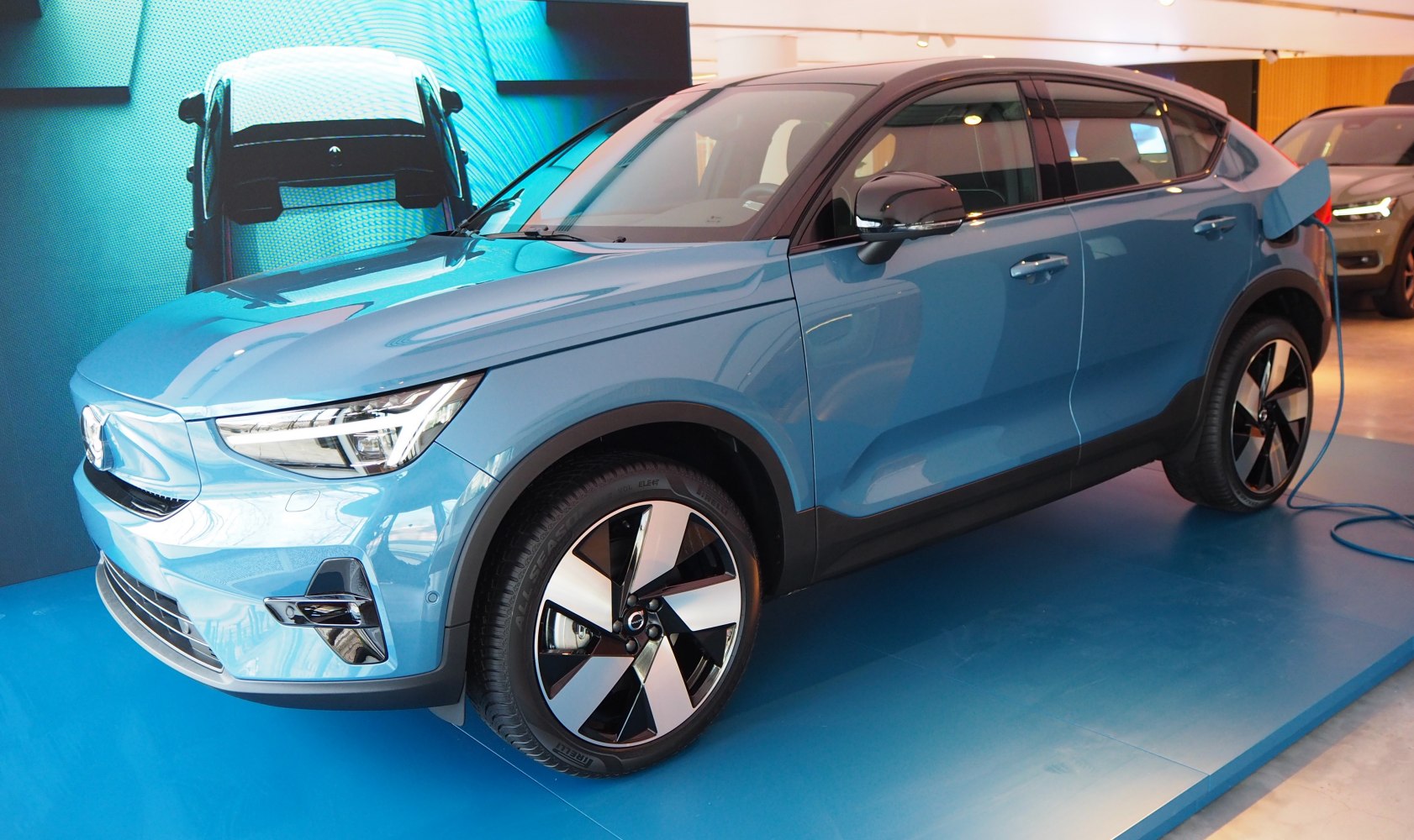 https://totalrenting.es/wp-content/uploads/2022/10/volvo-c40-recharge-2022-78-kwh-408-cv-awd-twin-motor-bev-coupe-suv.png