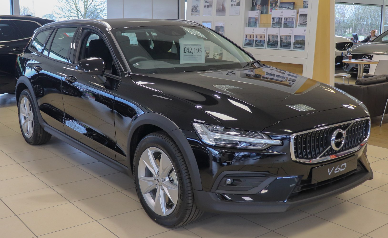 https://totalrenting.es/wp-content/uploads/2022/10/volvo-v60-ii-cross-country-2019-2-0-t5-254-cv-awd-automatic-ranchera-crossover.png