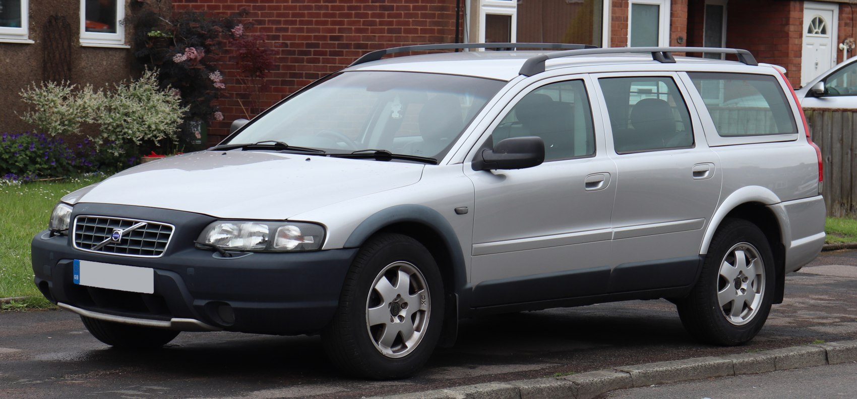 https://totalrenting.es/wp-content/uploads/2022/10/volvo-xc70-i-2000-2-4-d-163-cv-awd-ranchera-crossover.png