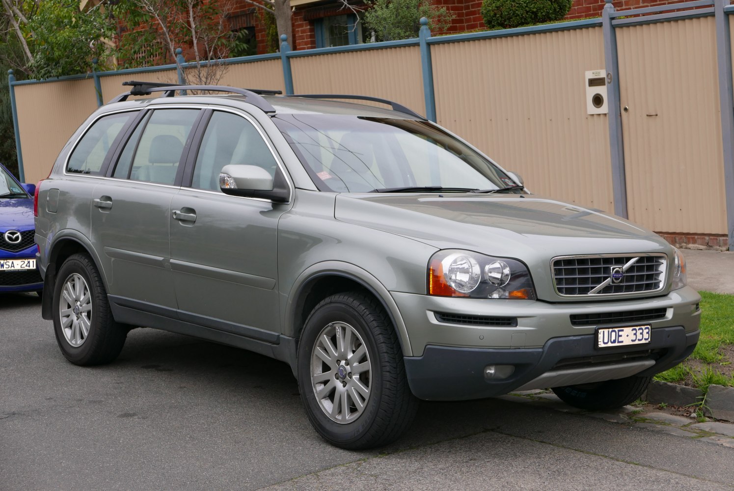 https://totalrenting.es/wp-content/uploads/2022/10/volvo-xc90-facelift-2007-2007-2-4-d5-185-cv-automatic-suv.png