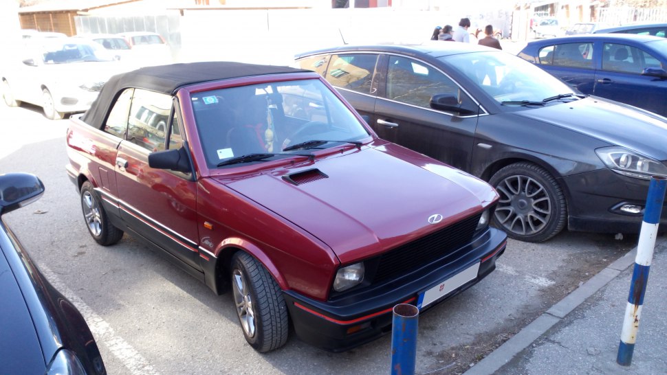https://totalrenting.es/wp-content/uploads/2022/10/zastava-yugo-cabrio-2002-1-3-i-68-cv-cabriolet-1.png