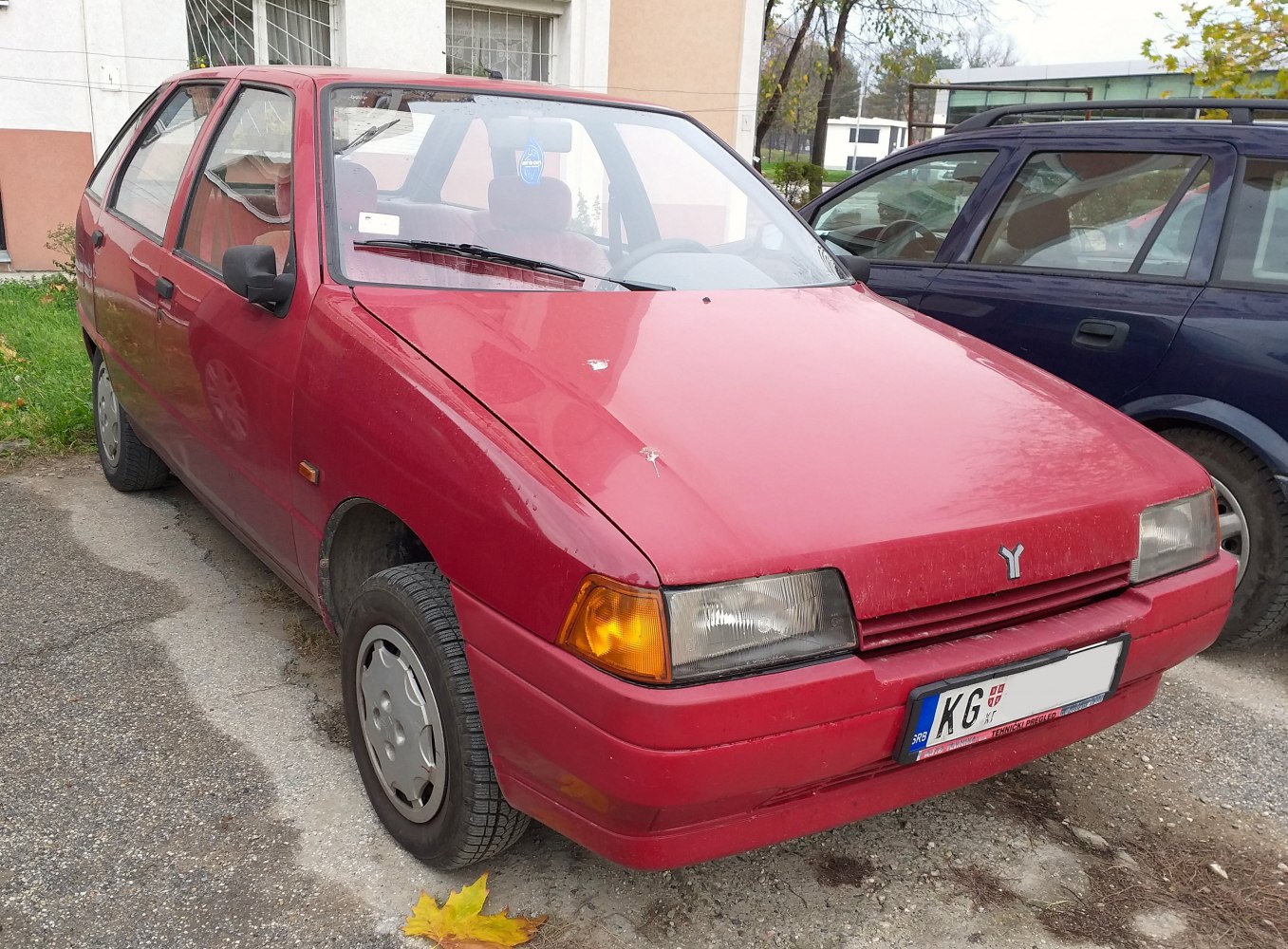 https://totalrenting.es/wp-content/uploads/2022/10/zastava-yugo-florida-1990-1-1-60-cv-hatchback.png