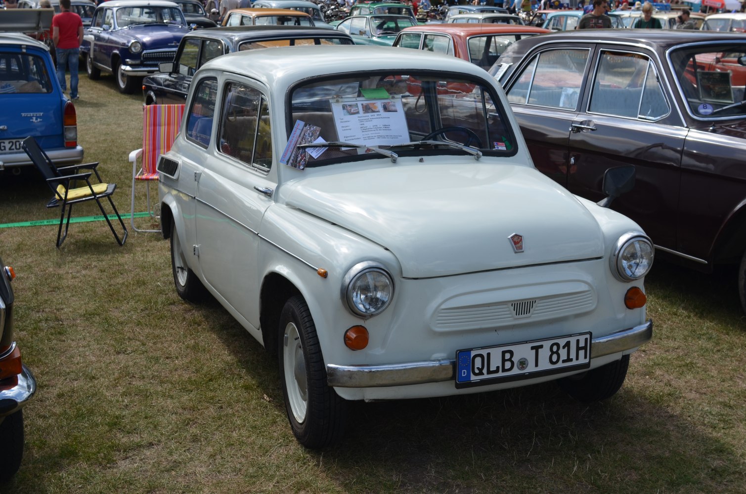 https://totalrenting.es/wp-content/uploads/2022/10/zaz-965-1960-0-7-23-cv-hatchback.png
