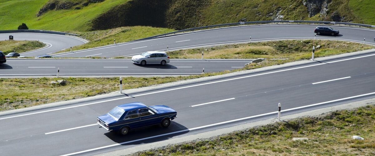 Carretera autonómica coche