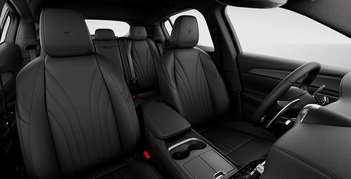 MASERATI GRECALE GT L4 MHEV 300CV AWDAUTOMATICO interior trasera | Total Renting