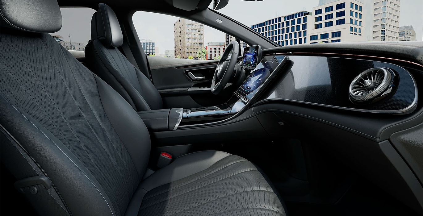 MERCEDES EQE 300 interior perfil | Total Renting