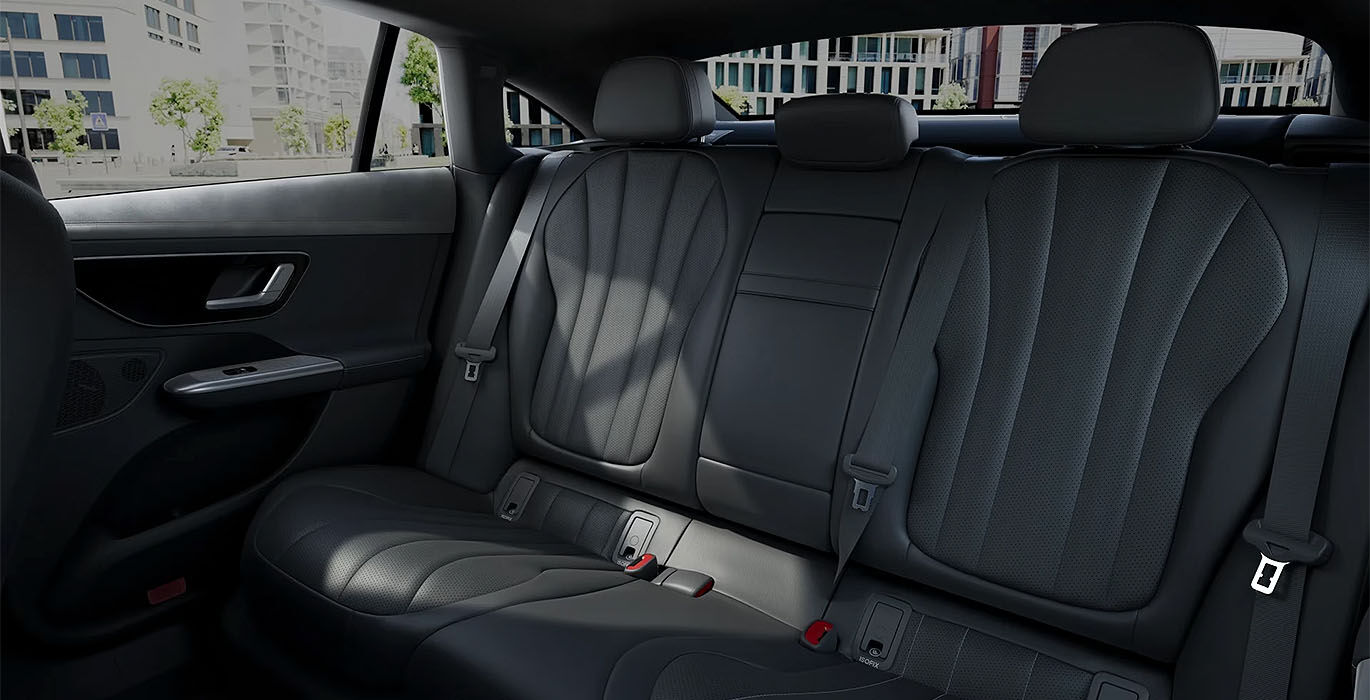 MERCEDES EQE 300 interior trasera | Total Renting