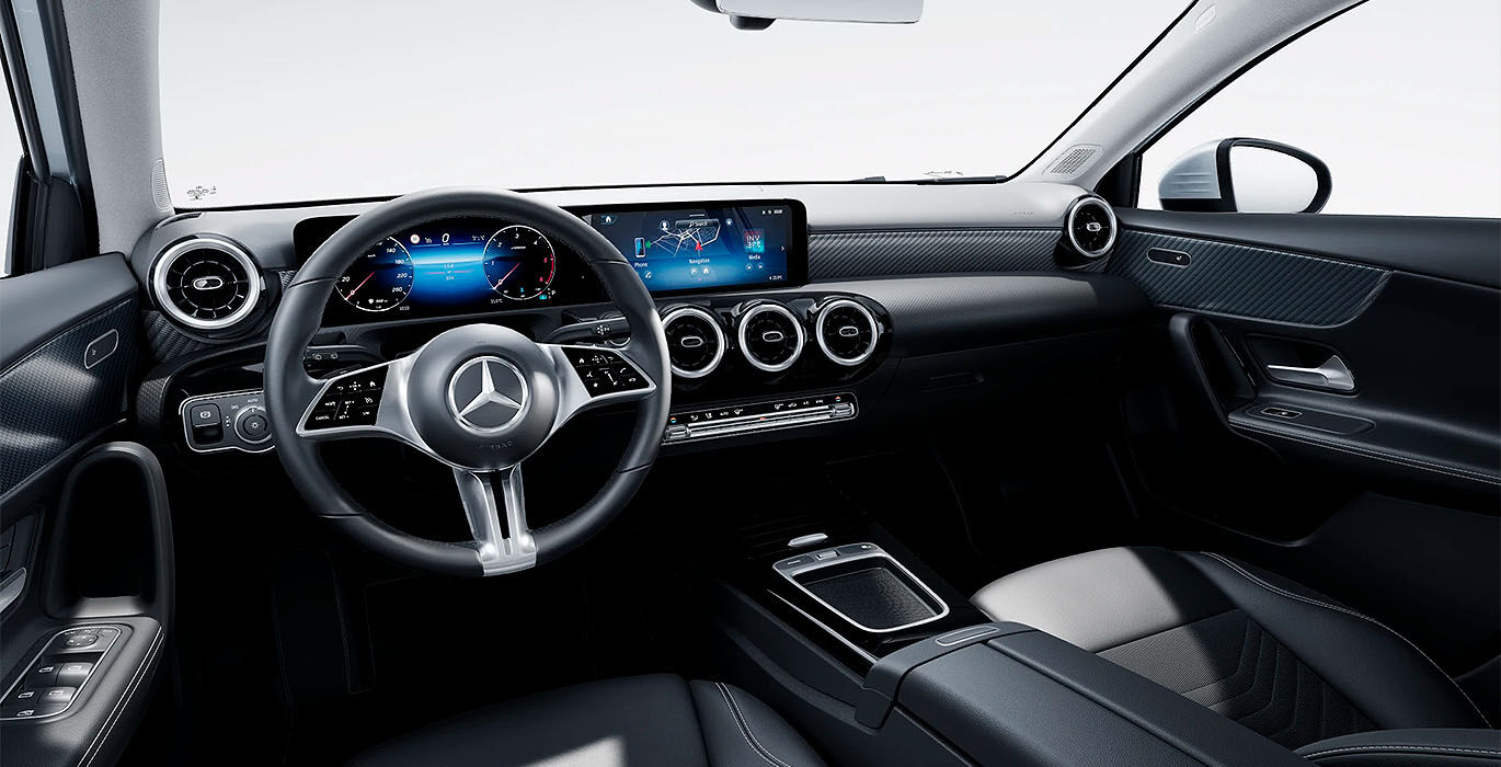 Mercedes Clase A 180 d interior delantera | Total Renting