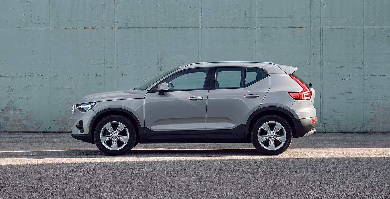 VOLVO XC40 2.0 B3 G Core Auto exterior perfil | Total Renting