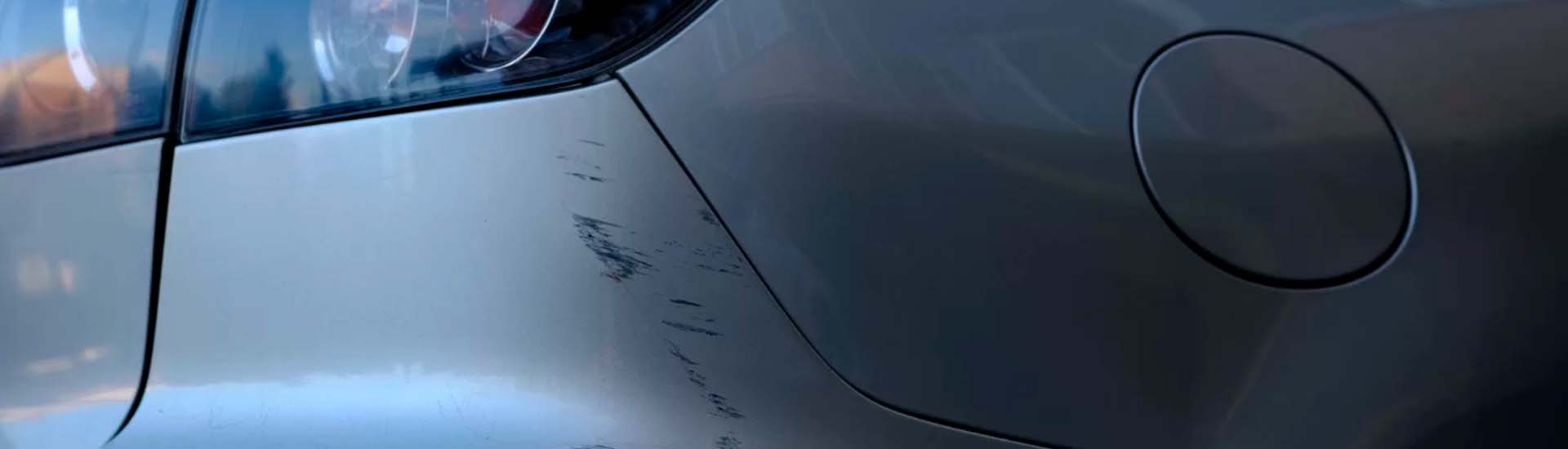 ¿Qué pasa si rayas un coche de renting?