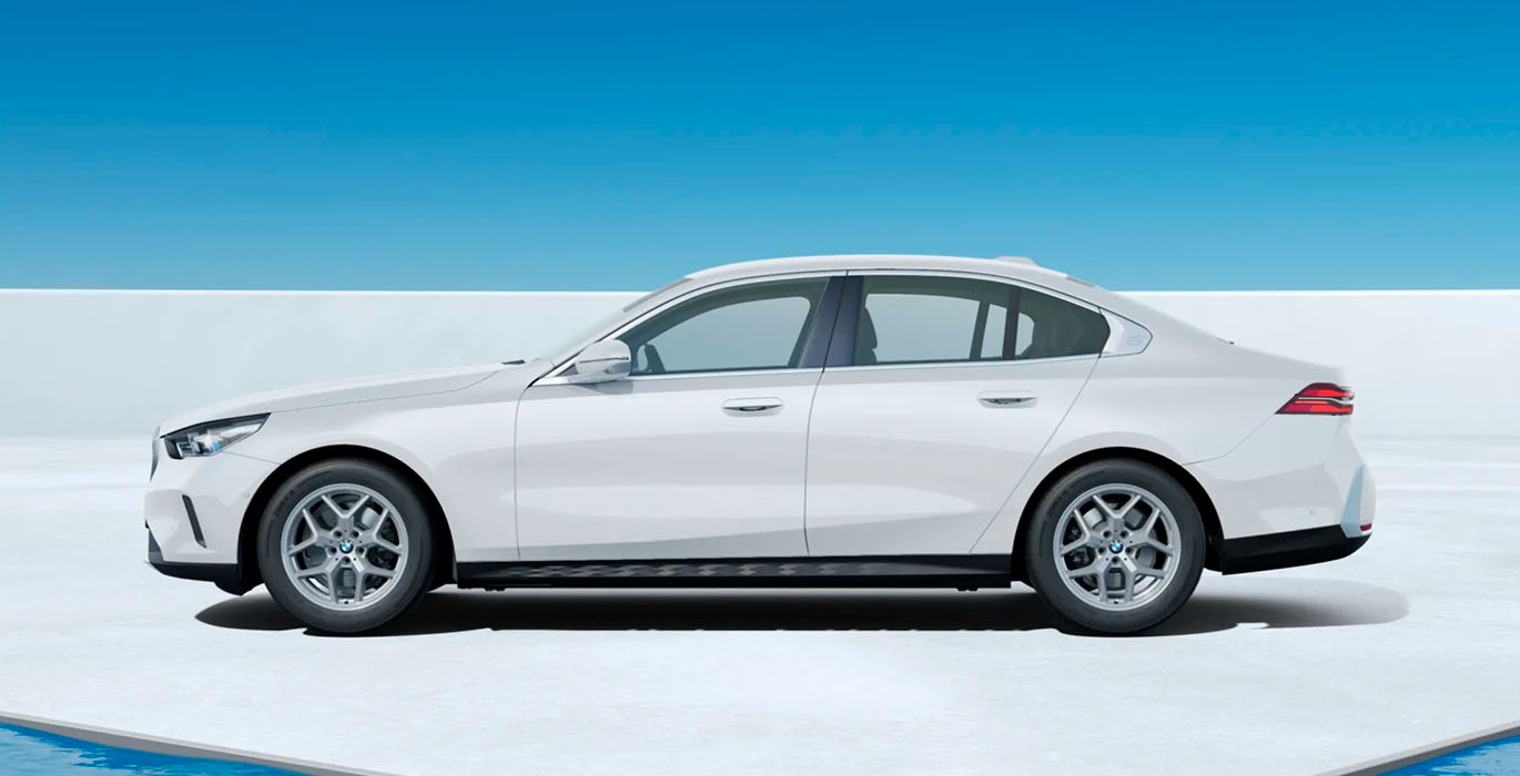 BMW Serie 5 520d nuevo exterior perfil | Total Renting