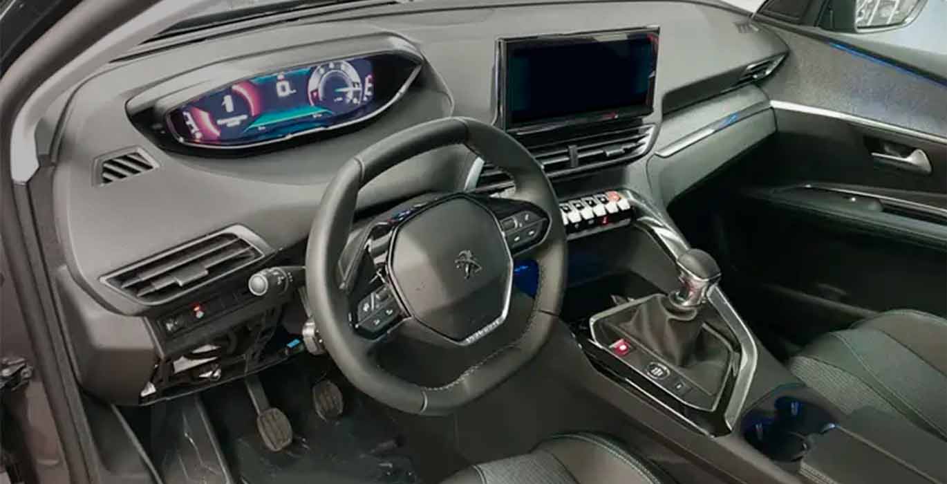 Peugeot 3008 1.2 delantera | Total Renting