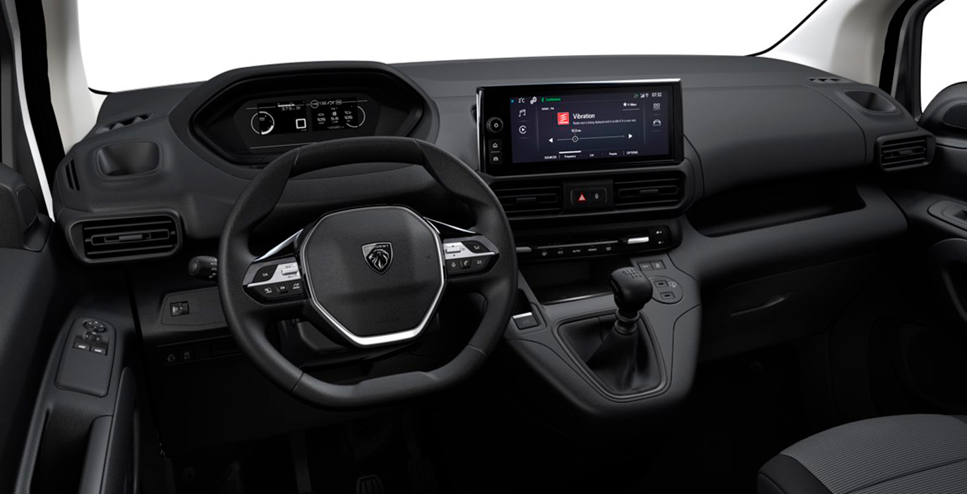 Peugeot Partner Pro Standard BlueHDI restyling interior delantera | Total Renting