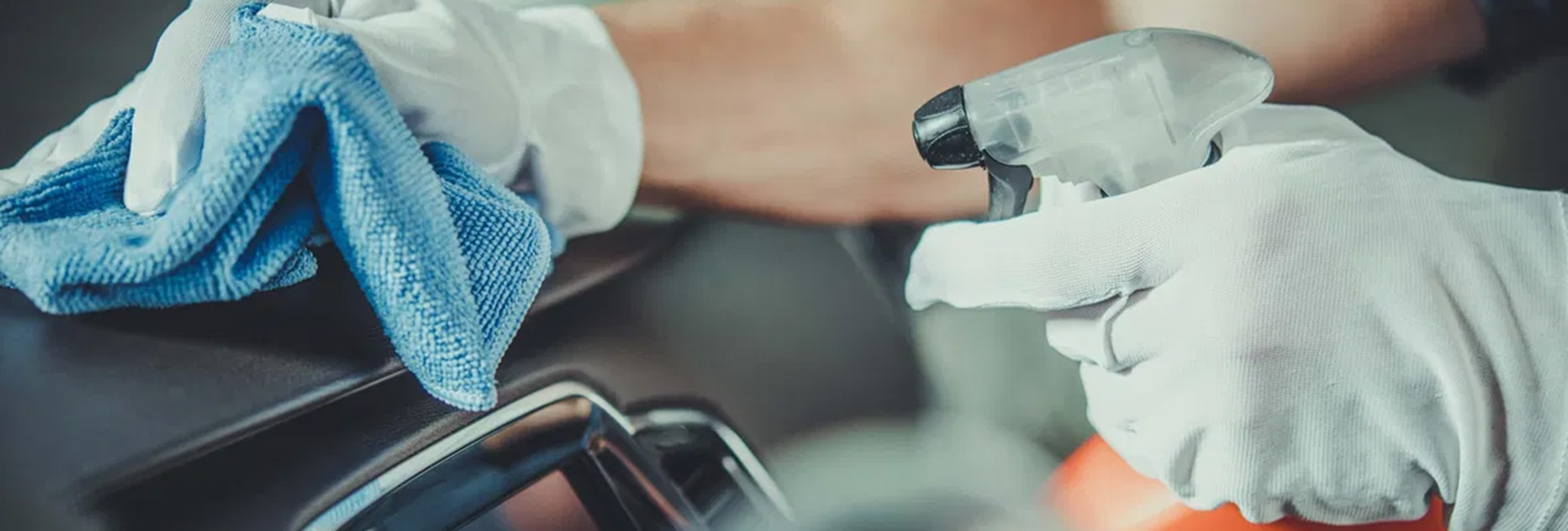 Limpia el salpicadero de tu coche de la forma más efectiva y déjalo reluciente