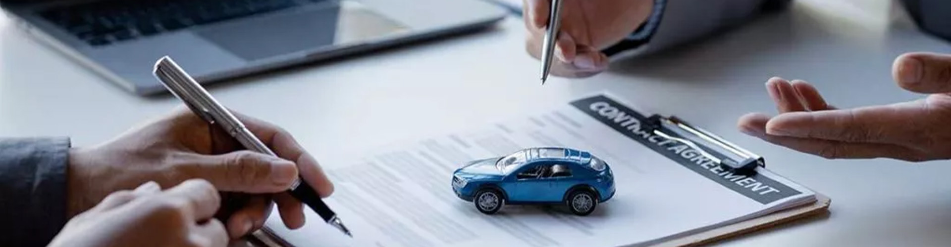 ¿Cuánto cuesta cambiar de nombre un coche de padre a hijo?