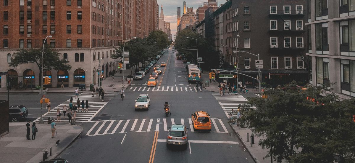 ¿Qué es un cruce de vías y qué dice la normativa?