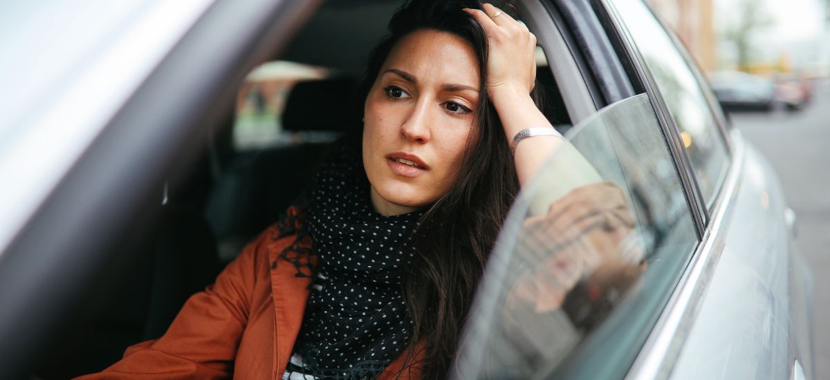 La ventanilla del coche baja pero no sube ¿Qué hacer?