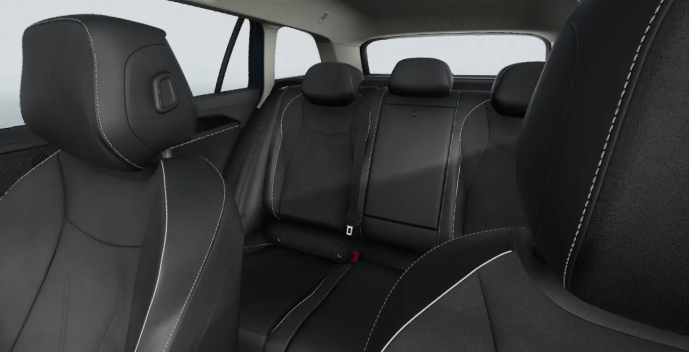 VOLKSWAGEN Passat Business 2.0 TDI 90kW DSG interior trasera | Total Renting