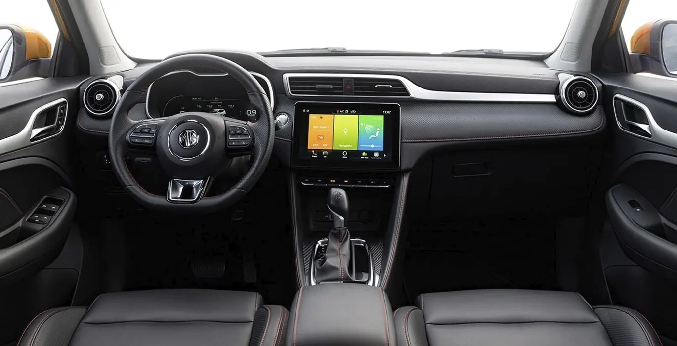 MG ZS 1.5 Comfort interior delantera II | Total Renting