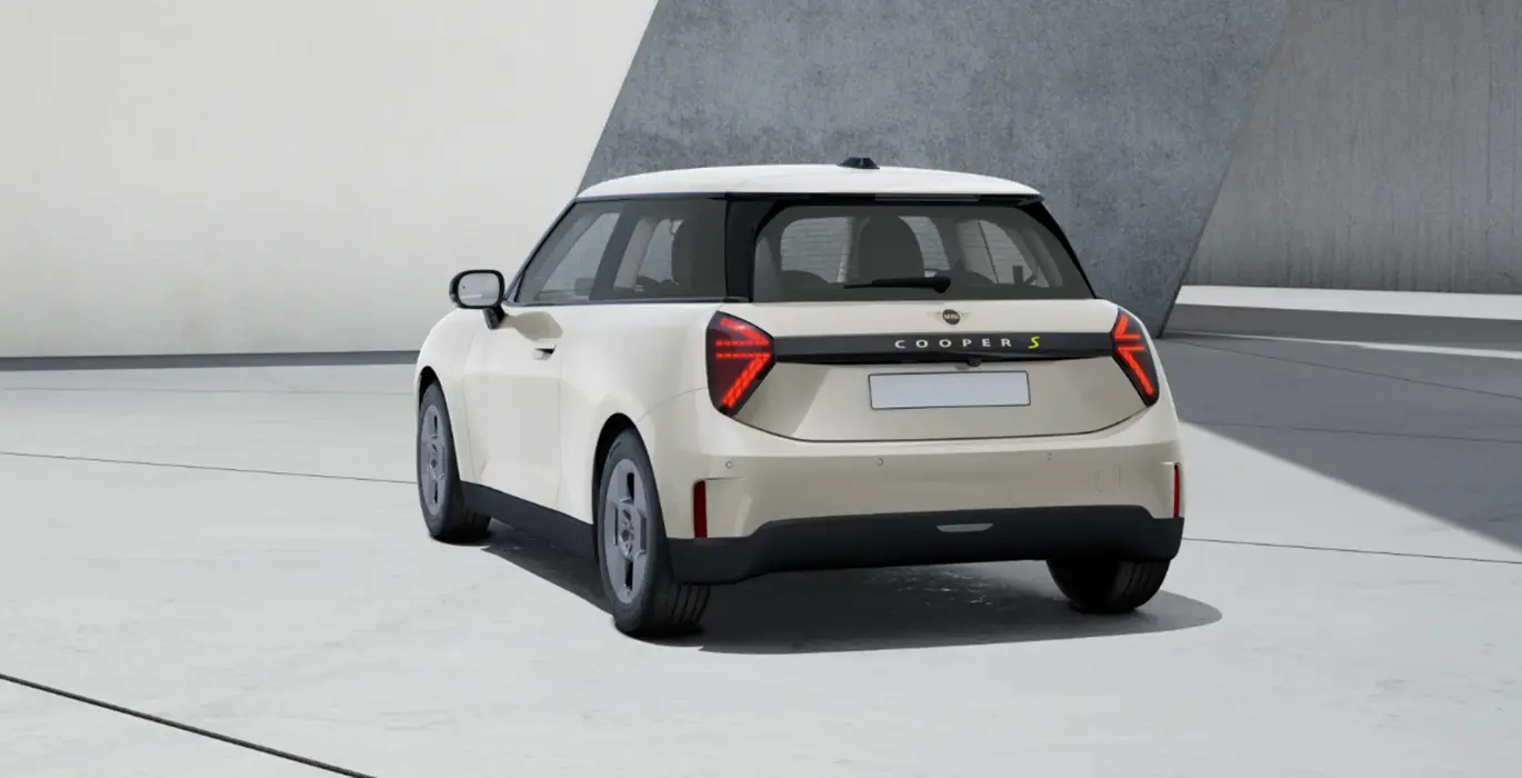 MINI Cooper SE Essential trasera | Total Renting