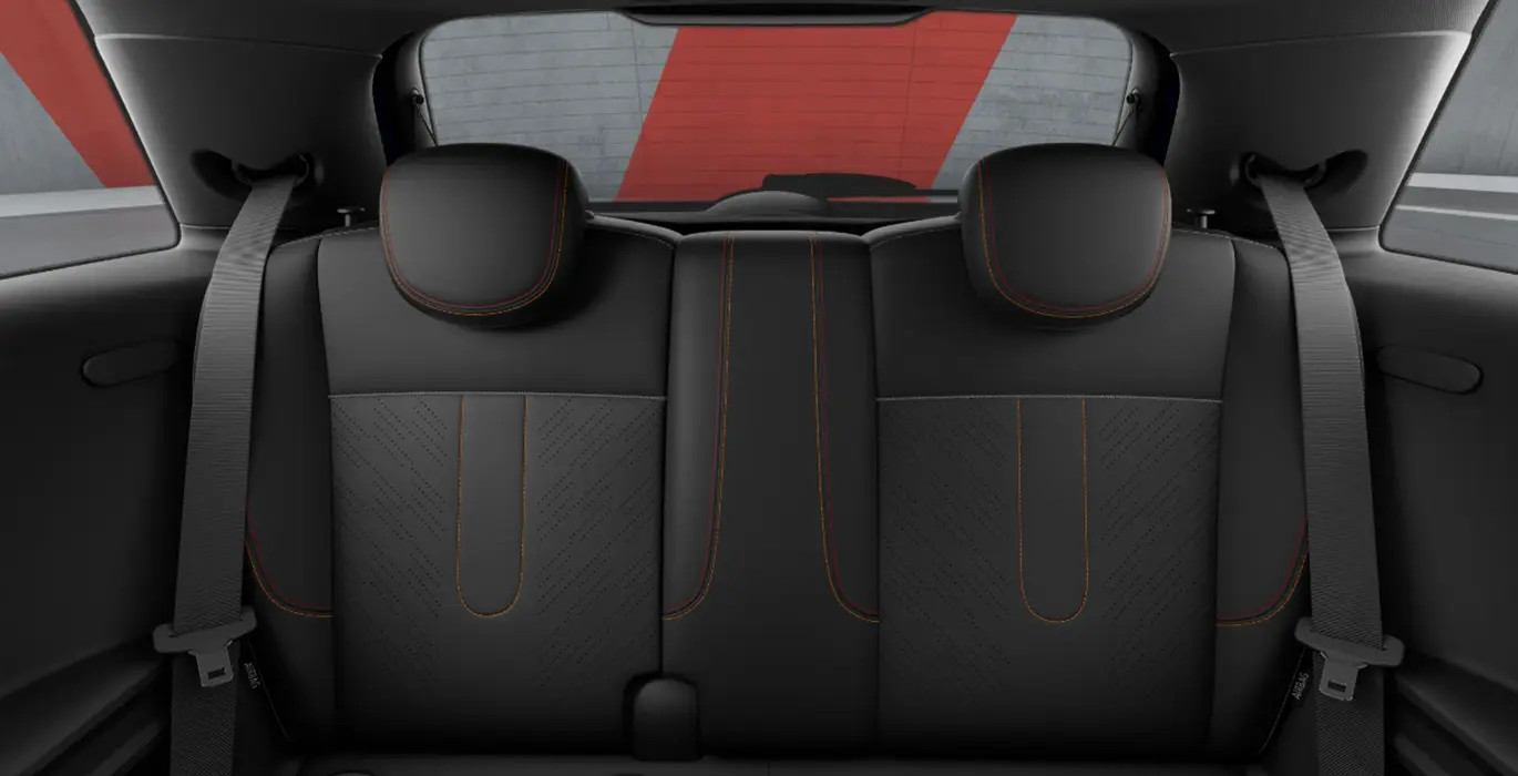 MINI John Cooper Works interior trasera | Total Renting