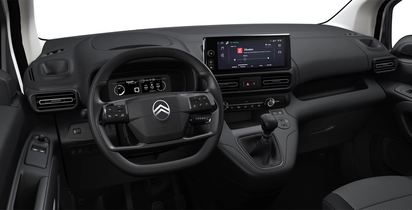 Citroen Berlingo Talla M BlueHDI 100cv van interior delantera | Total Renting