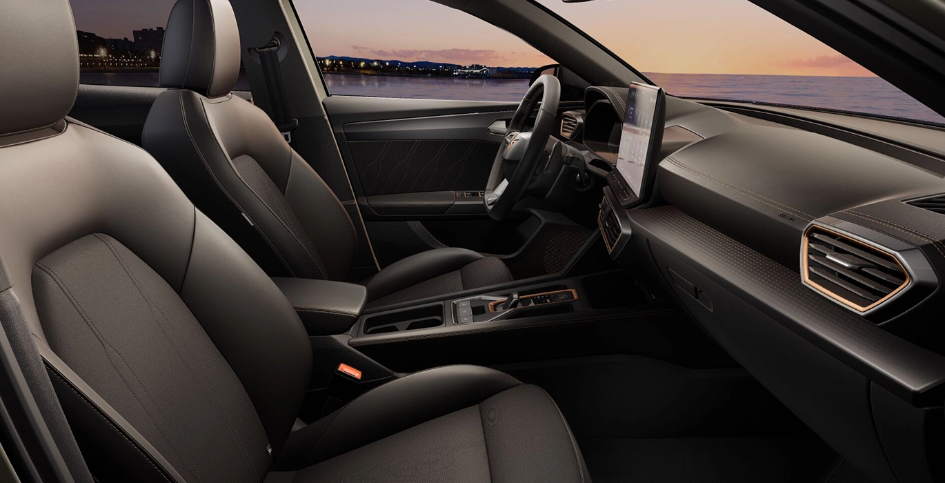 Cupra Leon 1.5 eTSI 110kW 150CV DSG interior delantera II | Total Renting